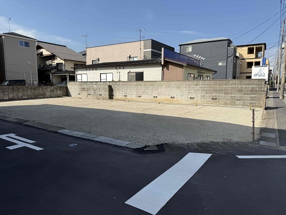病院横の駐車場